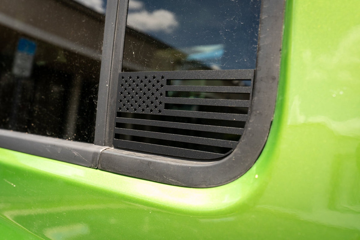 Acrylic Rear Window Flags - 2018+ Wrangler JL / 2020+ Gladiator JT - Dot's Car Visors